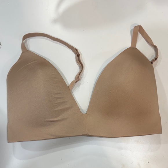SKIMS V-Neck Tan Bra - Picture 2 of 3